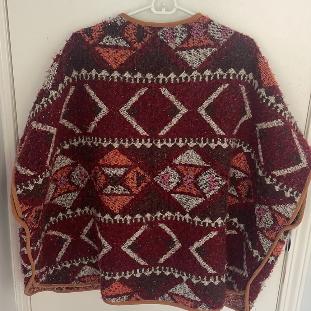 Perfect Condition Poncho - Picture 6 of 6